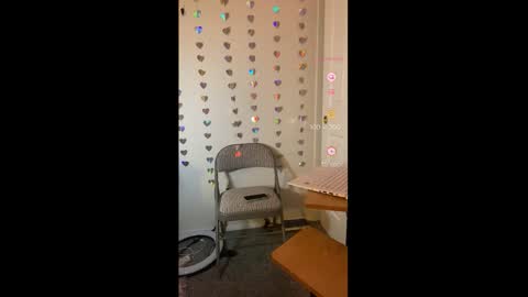 Drippy kitty  online show from 12/14/25, 07:58