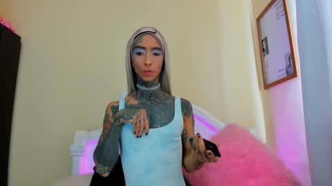 drippyorlove online show from 02/20/25, 02:02