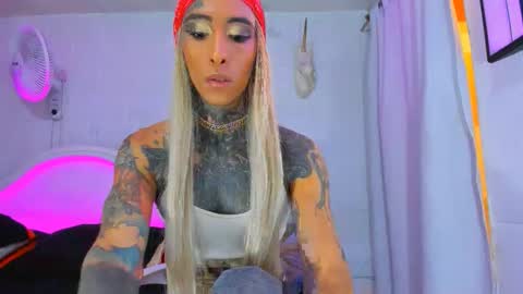 drippyorlove online show from 10/19/25, 06:19