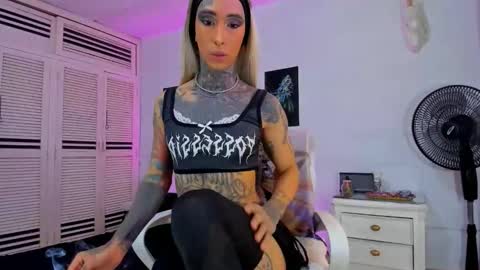 drippyorlove online show from 12/04/25, 02:26