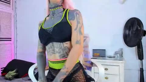 drippyorlove online show from 04/20/26, 07:04