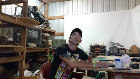 Snapshot of dritylilboy chatting on 06/24/26, 11:31 Inexperienced catfish online show from 06/24/26, 11:31