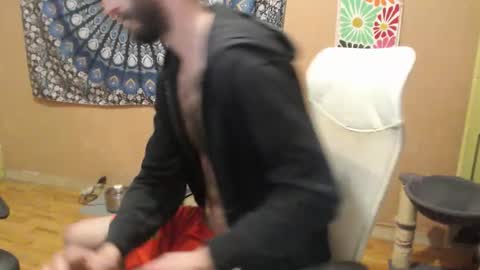 River online show from 10/30/25, 08:42