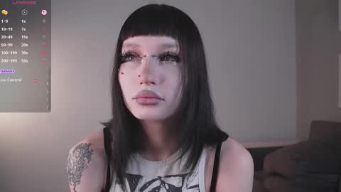 Luna online show from 12/02/25, 05:46