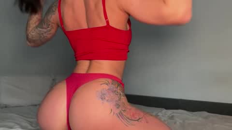 Bella online show from 04/05/26, 01:58