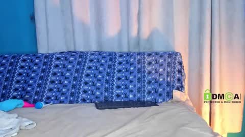 duamilktits online show from 03/12/26, 08:53