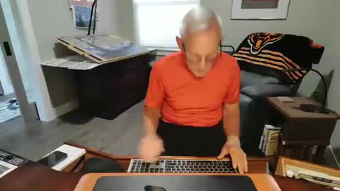 Snapshot of dubl55nikl chatting on 10/10/25, 08:30 DublNikl online show from 10/10/25, 08:30