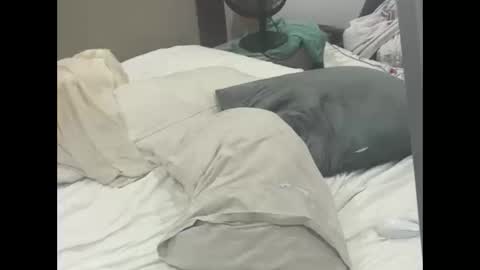 Snapshot of dudebrocuz69 chatting on 02/28/26, 02:18 Dude online show from 02/28/26, 02:18