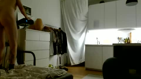 Snapshot of dudewhaaaat_cb chatting on 10/23/25, 12:37 dudewhaaaat_cb online show from 10/23/25, 12:37