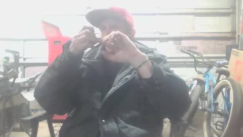 levi online show from 10/14/25, 01:17