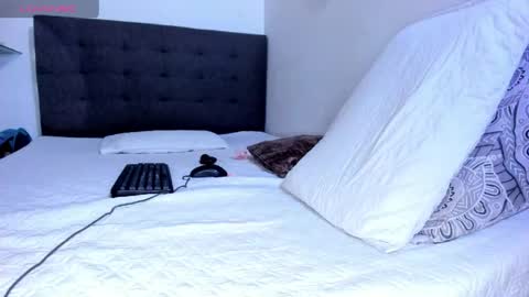 Snapshot of dulccemariaa chatting on 05/22/26, 01:35 Dulce Maria online show from 05/22/26, 01:35