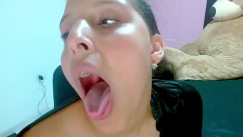 Snapshot of dulce1609 chatting on 02/14/25, 01:45 dulce1609 online show from 02/14/25, 01:45