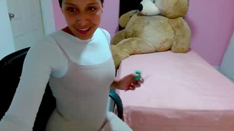 Snapshot of dulce1609 chatting on 02/21/25, 11:54 dulce1609 online show from 02/21/25, 11:54