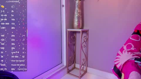 dulce__fiore07 online show from 09/16/25, 12:28