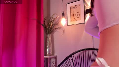 dulce__fiore07 online show from 11/24/25, 12:38