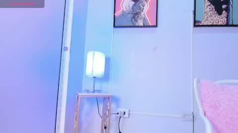 dulce__fiore07 online show from 04/20/26, 11:57