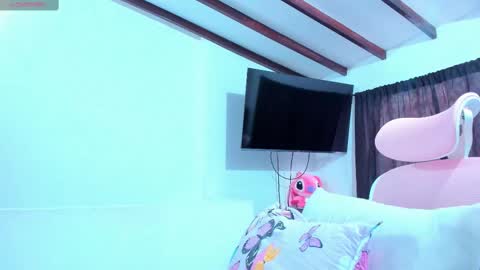 Dulce  online show from 02/26/25, 10:31