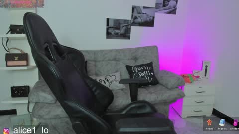 Snapshot of dulce_alice_ chatting on 01/14/25, 01:38  ALICE  online show from 01/14/25, 01:38