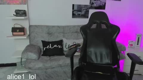 Snapshot of dulce_alice_ chatting on 03/06/25, 09:53  ALICE  online show from 03/06/25, 09:53