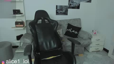 Snapshot of dulce_alice_ chatting on 09/11/25, 05:46  ALICE  online show from 09/11/25, 05:46