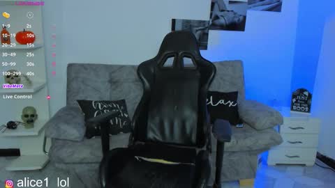 Snapshot of dulce_alice_ chatting on 10/07/25, 10:12  ALICE  online show from 10/07/25, 10:12