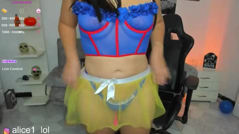 Snapshot of dulce_alice_ chatting on 10/11/25, 04:05  ALICE  online show from 10/11/25, 04:05