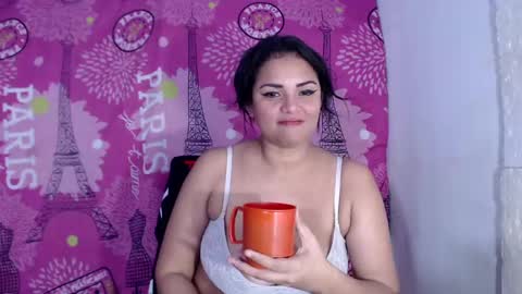Snapshot of dulce_amor chatting on 12/18/24, 06:53 Dulce online show from 12/18/24, 06:53