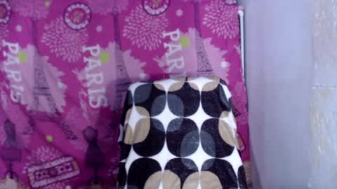 Snapshot of dulce_amor chatting on 01/12/25, 04:52 Dulce online show from 01/12/25, 04:52