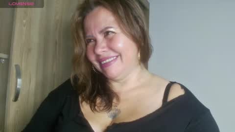 Snapshot of dulce_anahi_ chatting on 06/11/26, 11:14 Im Dulce online show from 06/11/26, 11:14