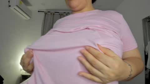 Snapshot of dulce_brithany chatting on 03/08/26, 01:58 dulce brithany online show from 03/08/26, 01:58