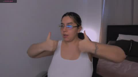 Snapshot of dulce_brithany chatting on 05/17/26, 05:20 dulce brithany online show from 05/17/26, 05:20