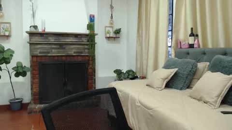 C E L E S T E  online show from 11/05/25, 07:25