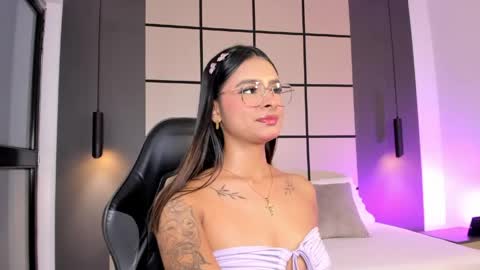 Snapshot of dulce_glow_ chatting on 05/28/26, 08:28 D U L C E online show from 05/28/26, 08:28