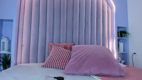 Snapshot of dulceaurora_ chatting on 07/15/26, 02:50 DULCE AURORA online show from 07/15/26, 02:50