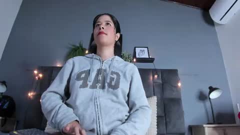Snapshot of dulceaurora_ chatting on 07/19/26, 10:52 DULCE AURORA online show from 07/19/26, 10:52