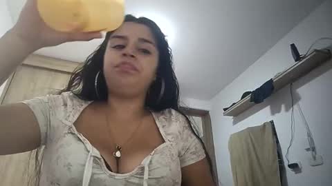 Snapshot of dulcekatty18 chatting on 04/17/26, 02:20 dulcekatty18 online show from 04/17/26, 02:20
