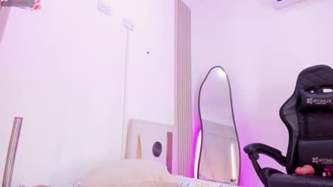 dulcelola_ online show from 03/21/26, 02:42