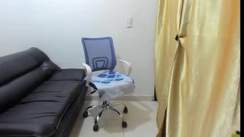 Snapshot of dulcemilf_ chatting on 01/19/25, 01:43 Dulce  online show from 01/19/25, 01:43