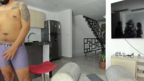 Jlozada05 online show from 12/20/24, 05:14