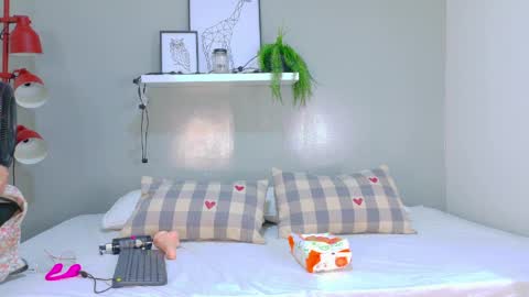 Dulce Sexy  online show from 04/06/26, 07:48