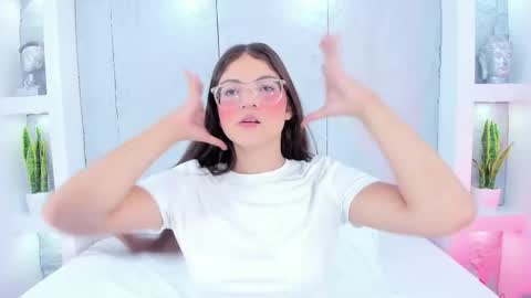 Snapshot of dulcevela chatting on 10/24/25, 10:39 dulcevela online show from 10/24/25, 10:39