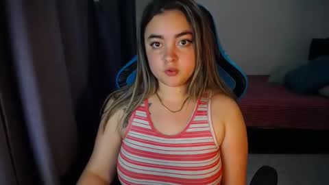 Snapshot of dumont_model chatting on 01/14/25, 10:02 Nicole   online show from 01/14/25, 10:02