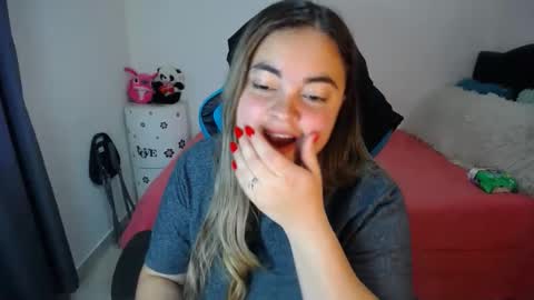 Snapshot of dumont_model chatting on 03/06/25, 03:35 Nicole   online show from 03/06/25, 03:35