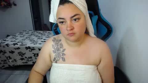 Snapshot of dumont_model chatting on 10/12/25, 07:29 Nicole   online show from 10/12/25, 07:29