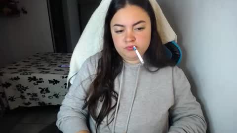 Snapshot of dumont_model chatting on 10/16/25, 08:04 Nicole   online show from 10/16/25, 08:04