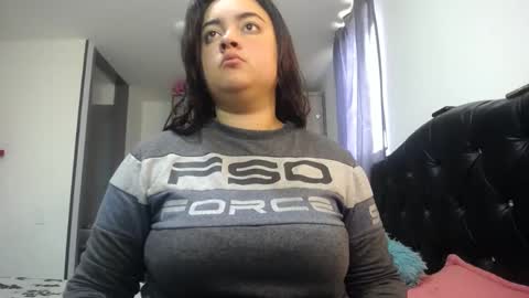 Nicole   online show from 11/16/25, 04:23