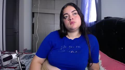 Nicole   online show from 12/01/25, 08:25