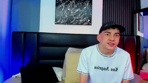 Snapshot of duolust chatting on 11/04/25, 12:04 Thomas and Noah online show from 11/04/25, 12:04