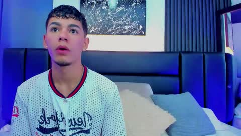 Snapshot of duolust chatting on 11/08/25, 03:18 Thomas and Noah online show from 11/08/25, 03:18