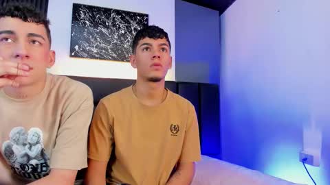 Snapshot of duolust chatting on 11/30/25, 08:24 Thomas and Noah online show from 11/30/25, 08:24